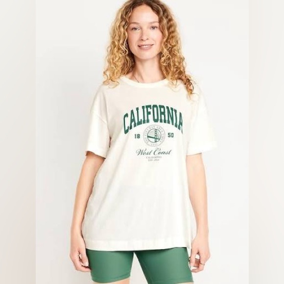 Old navy oversized graphic tee - Picture 1 of 3